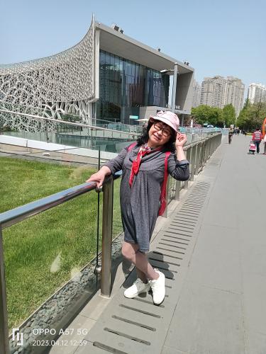 陪同慧玲老师逛逛雕塑公园