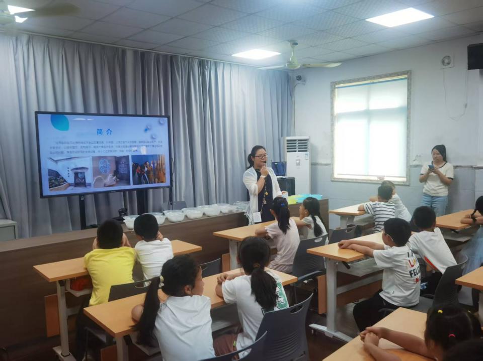 非遗传承活动给孩子们带来的欢乐