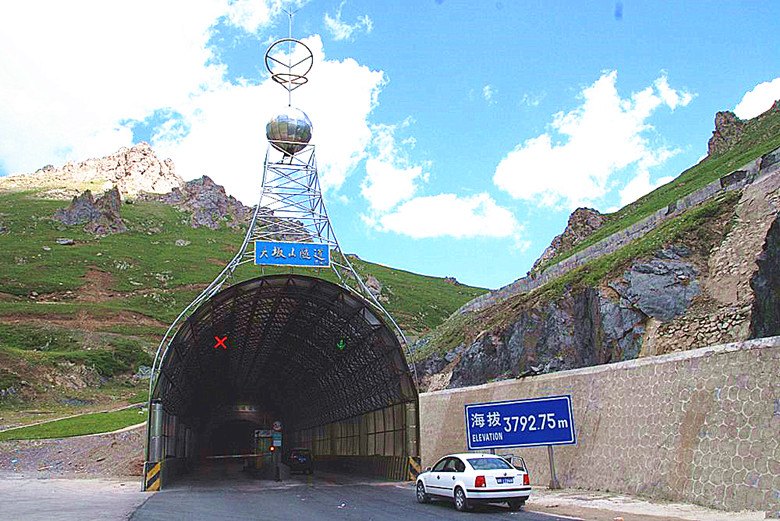 亚洲最长隧道图片